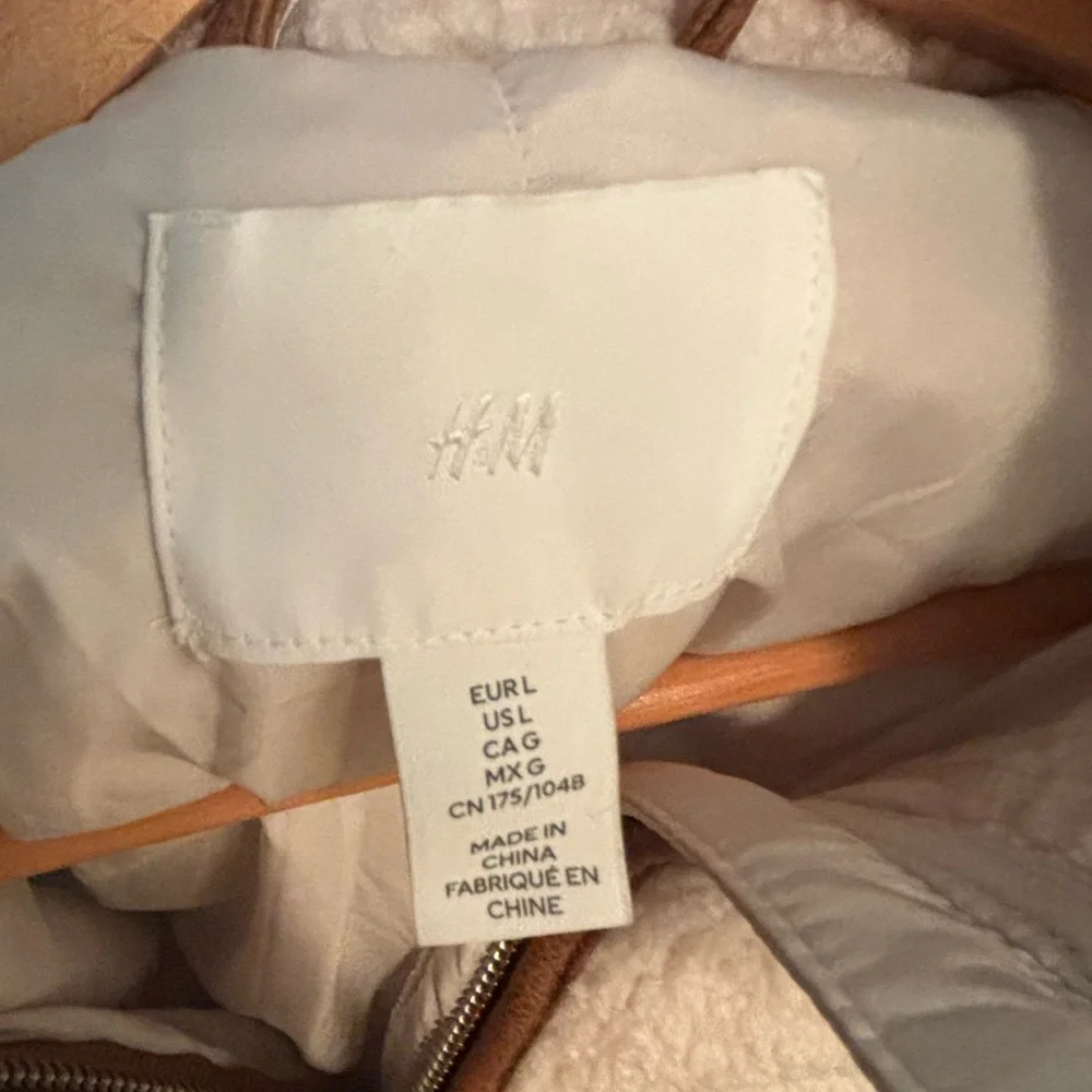 H&M Teddy Fleece Jacket (L) - Picture 4 of 4